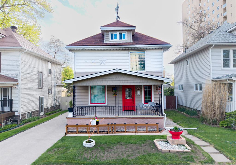 135-elm-windsor-ontario-26010125