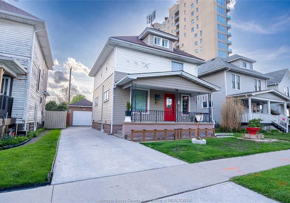 135-elm-windsor-ontario-26010125