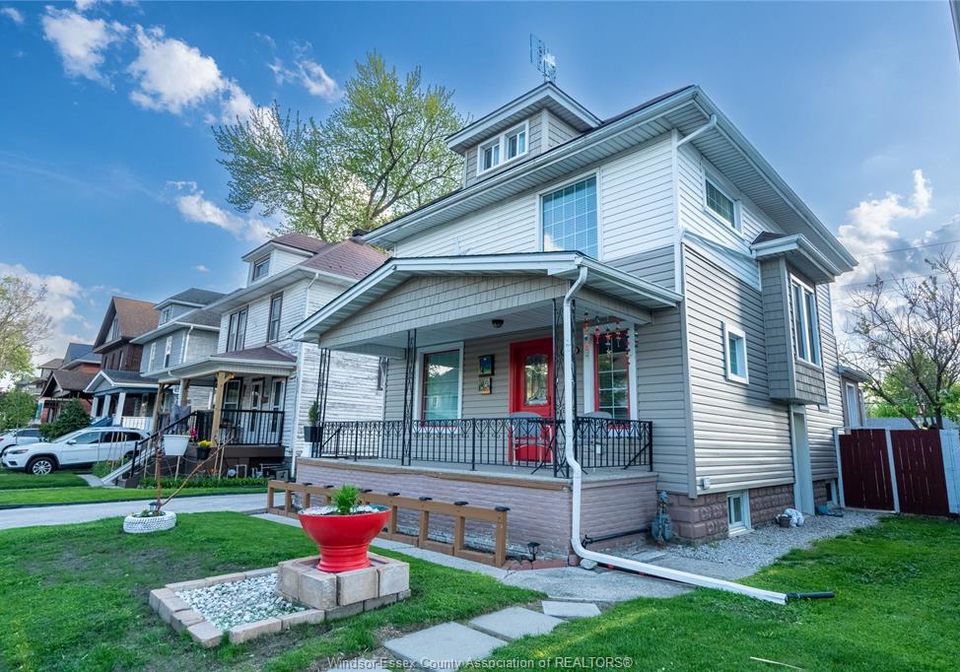 135-elm-windsor-ontario-26010125