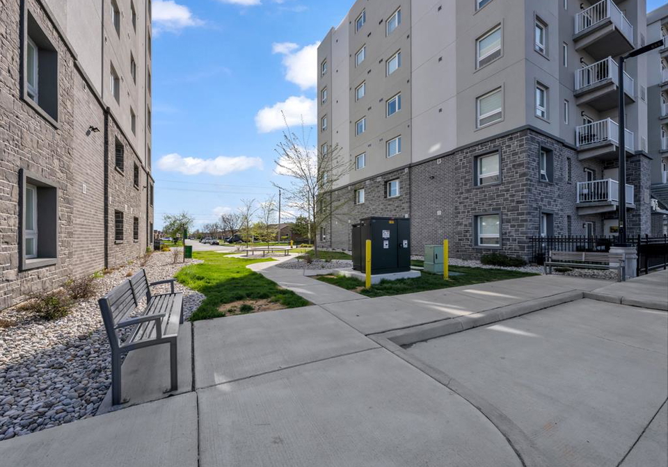 1675-banwell-windsor-ontario-26010126