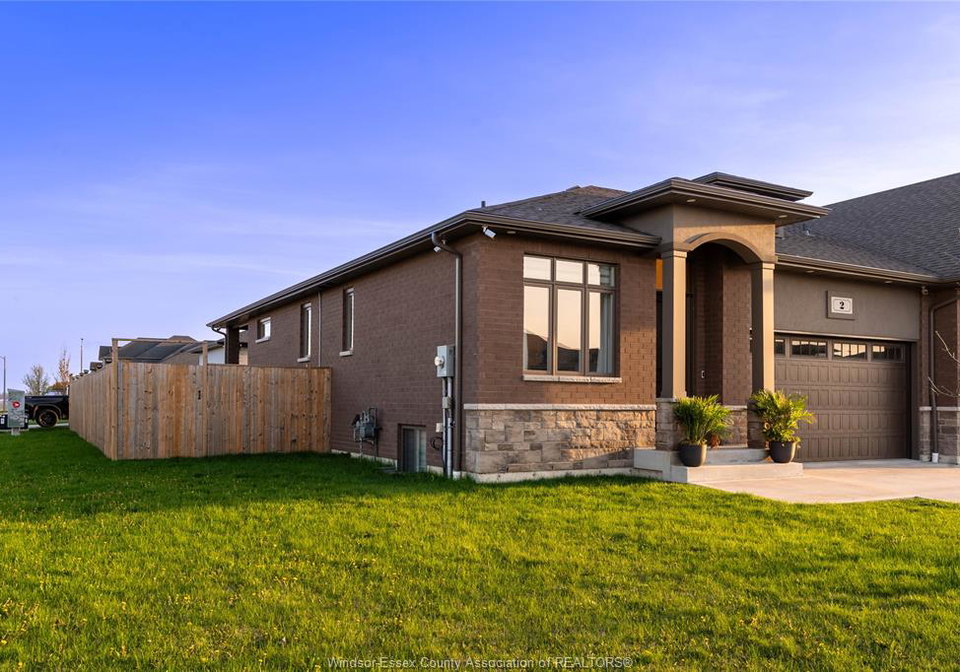 2-summerville-avenue-leamington-ontario-26010131