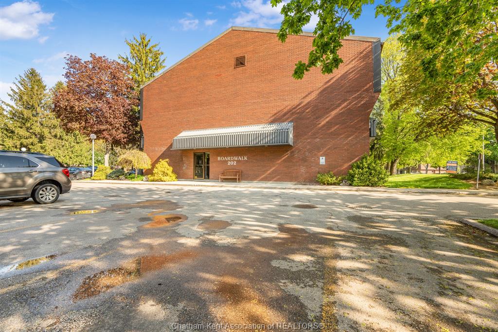 202-campus-parkway-chatham-ontario-26010133