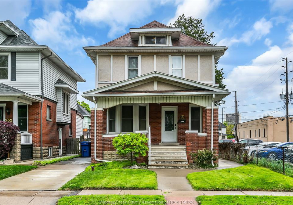 258-elm-avenue-windsor-ontario-26010196