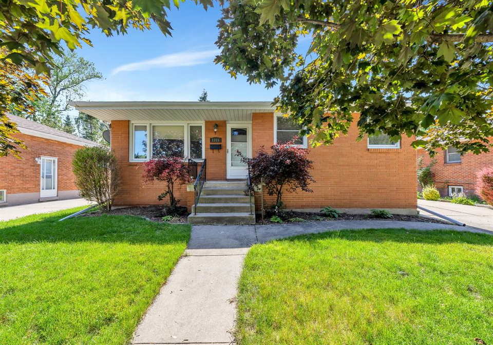 1315-janette-avenue-windsor-ontario-26010208