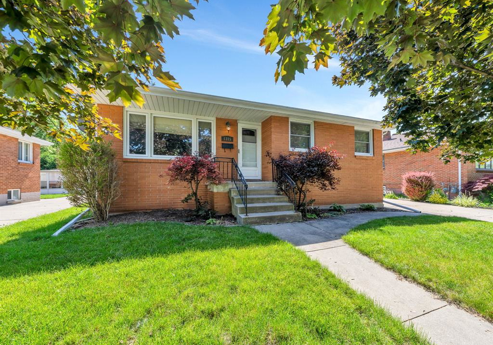 1315-janette-avenue-windsor-ontario-26010208