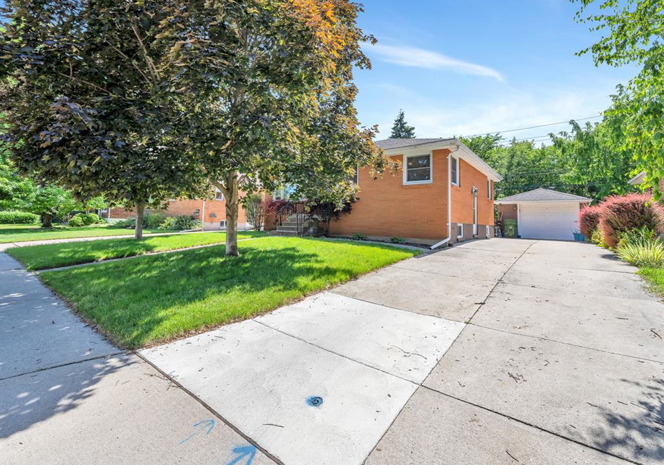 1315-janette-avenue-windsor-ontario-26010208