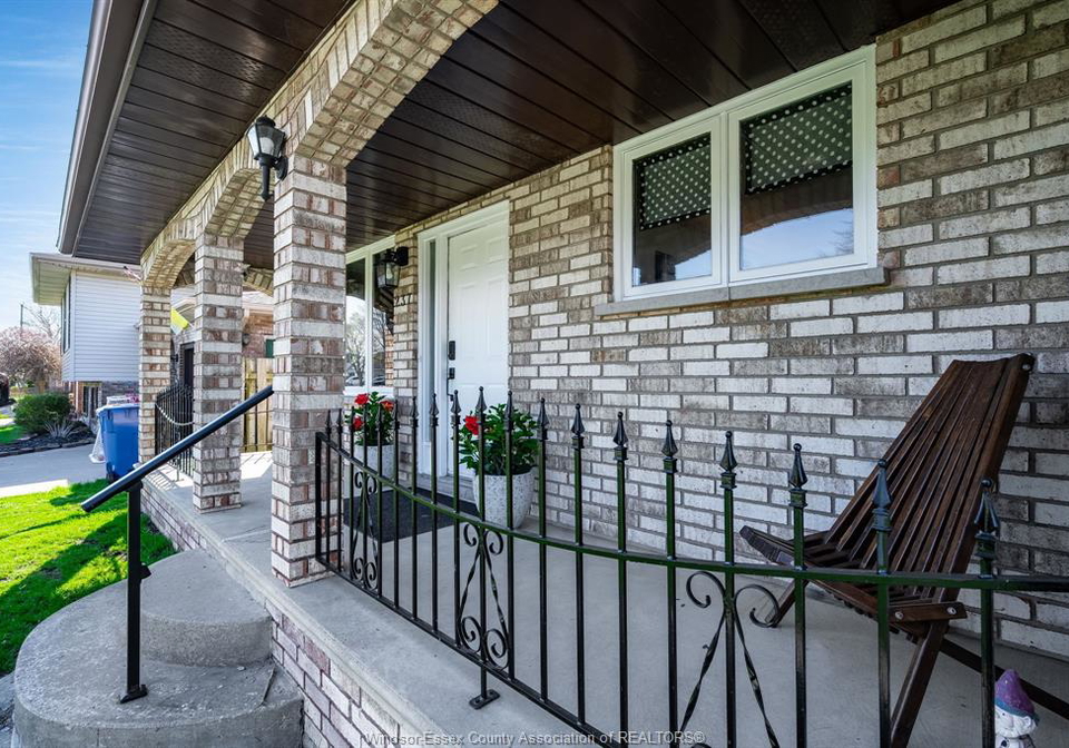 237-murray-street-kingsville-ontario-26010238