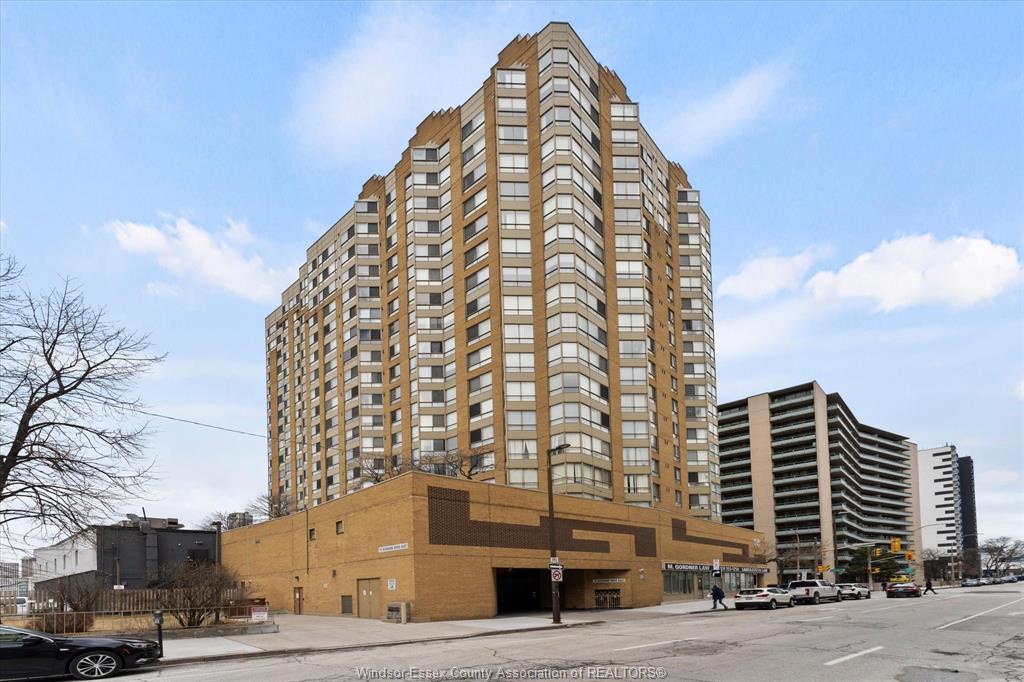 75-riverside-drive-east-windsor-ontario-26010245