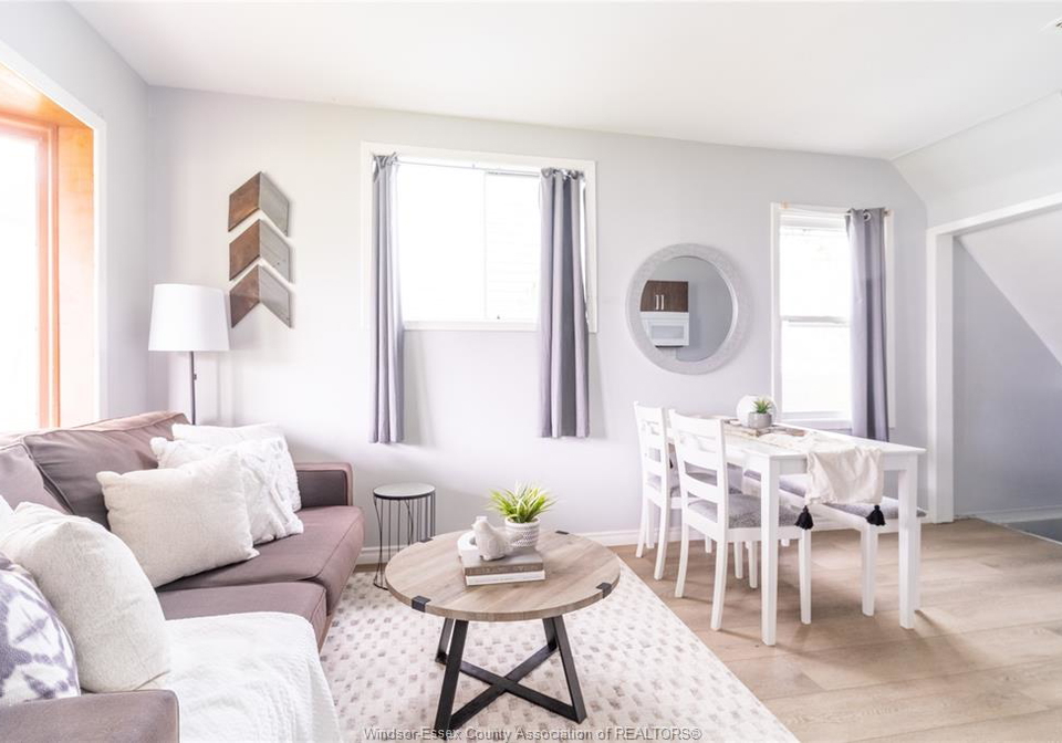 1015-oak-windsor-ontario-26010275