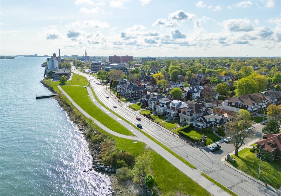 1441-riverside-drive-east-windsor-ontario-26010280