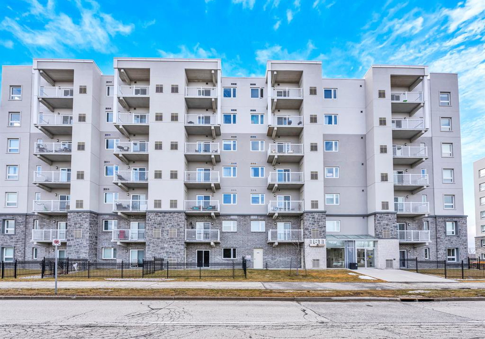 1611-banwell-windsor-ontario-26010288
