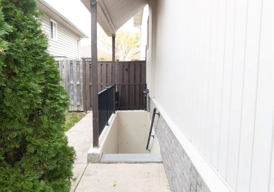 4694-helsinki-windsor-ontario-26010303