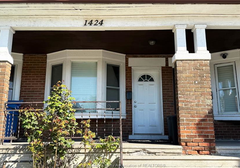 1424-wyandotte-street-west-windsor-ontario-26010315