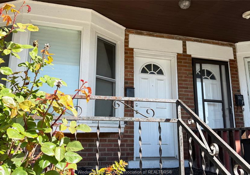 1424-wyandotte-street-west-windsor-ontario-26010315