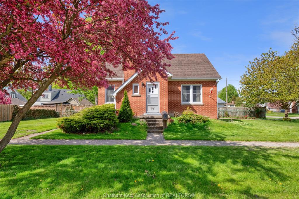 17-grand-avenue-wallaceburg-ontario-26010324