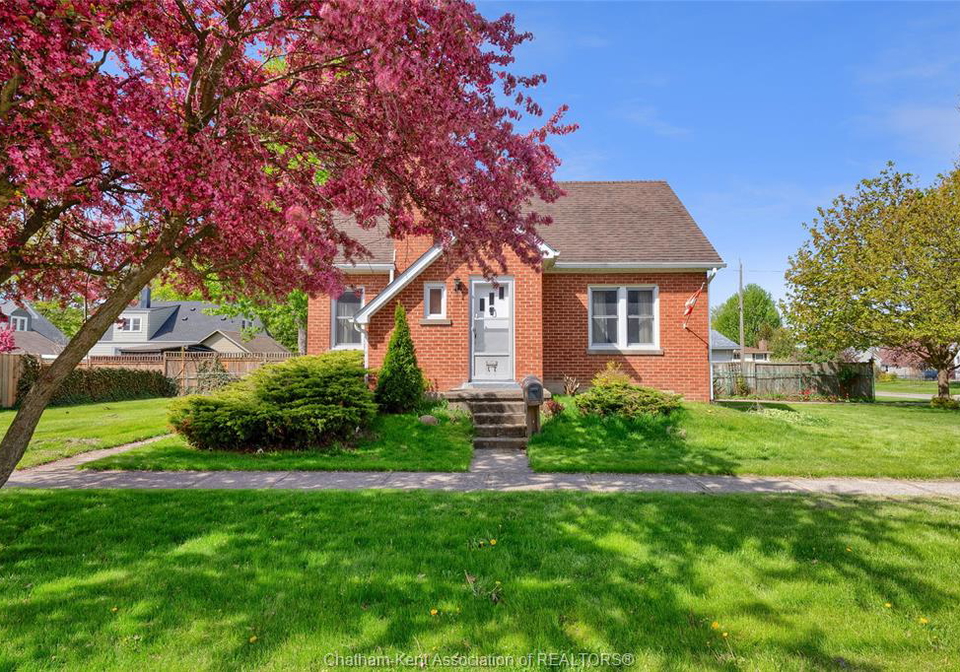17-grand-avenue-wallaceburg-ontario-26010324