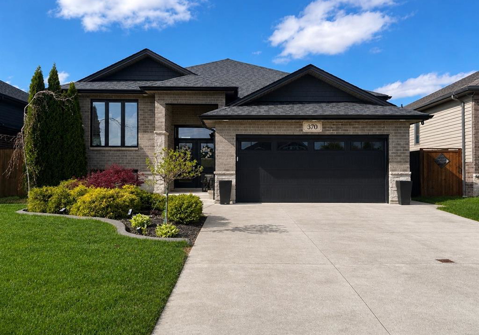 370-welsh-amherstburg-ontario-26010328