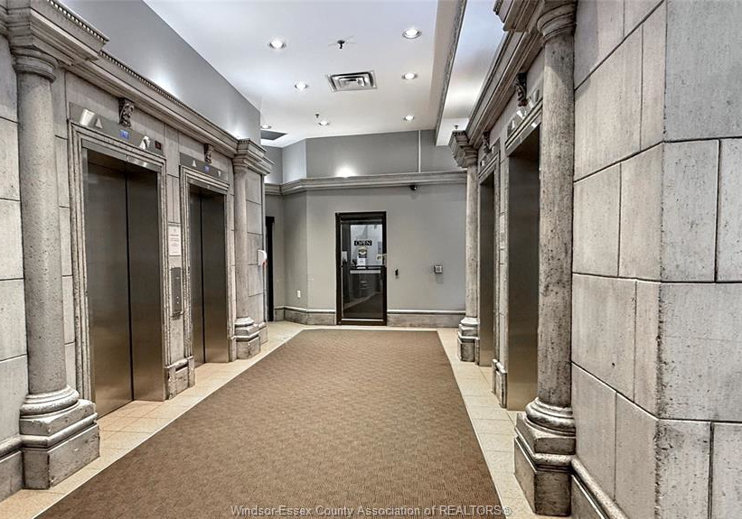 150-park-street-west-windsor-ontario-26010336
