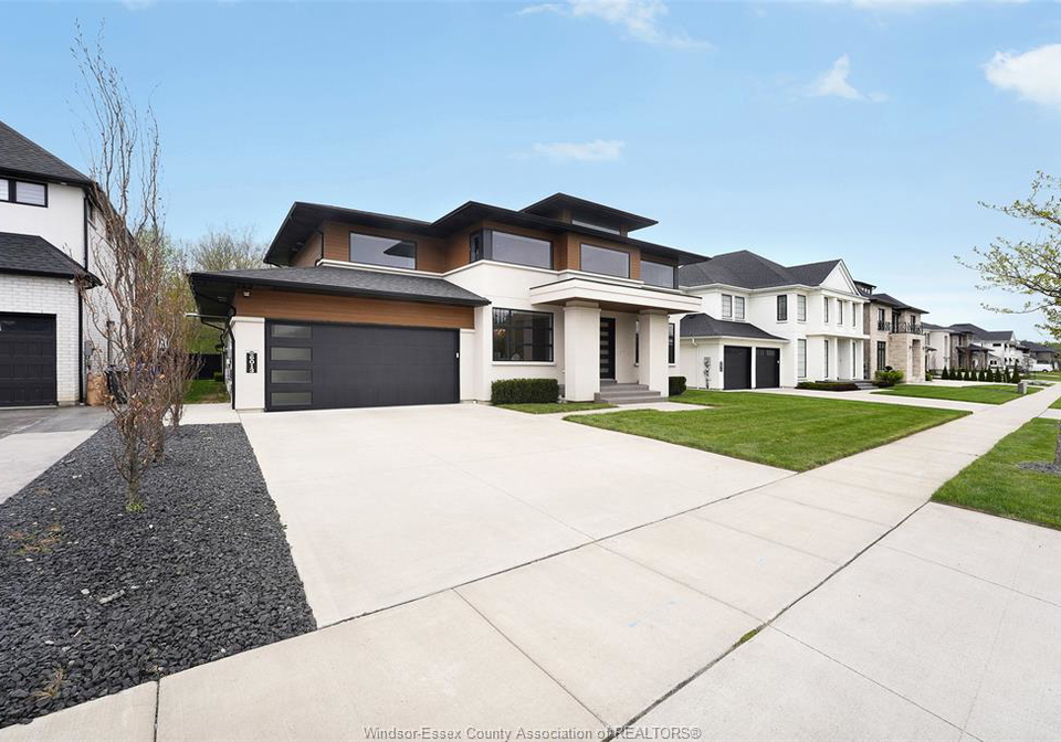 6013-silver-maple-road-lasalle-ontario-26010348