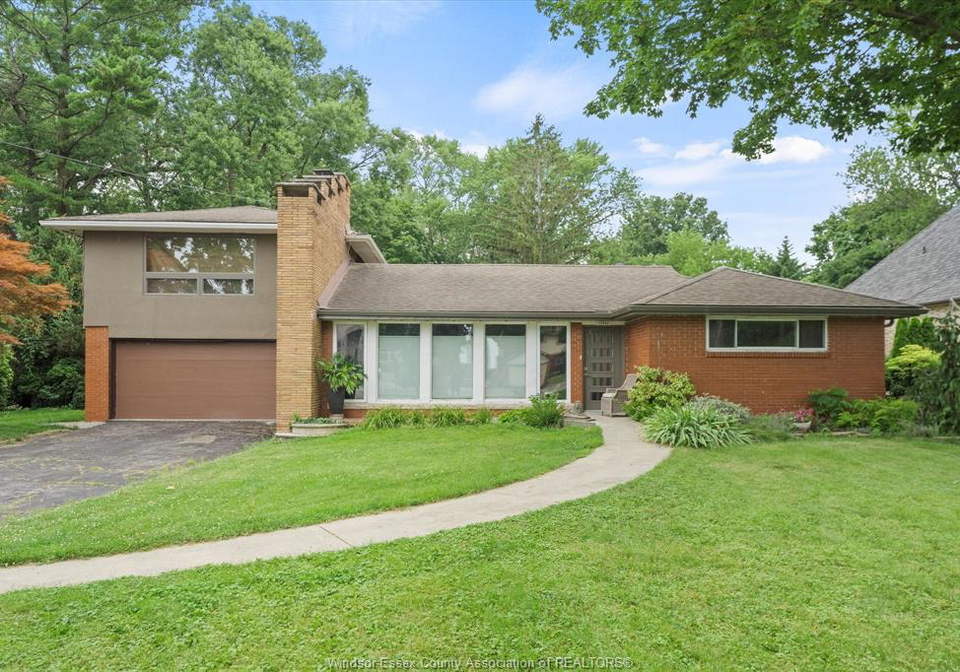 13961-riverside-drive-tecumseh-ontario-26010350