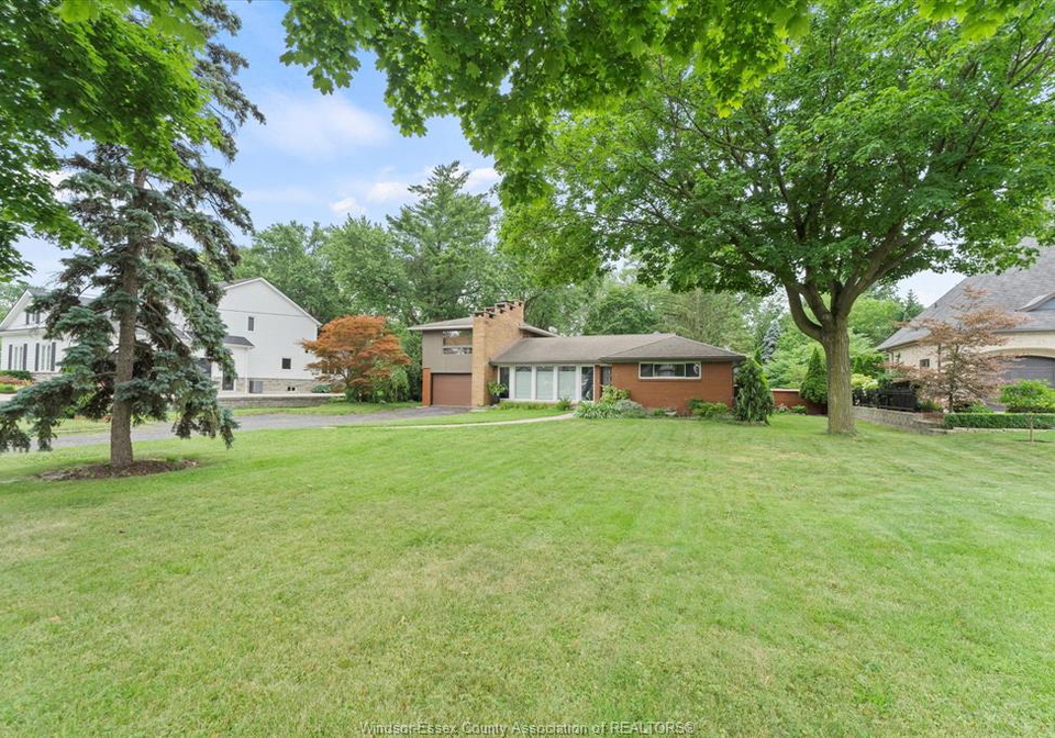 13961-riverside-drive-tecumseh-ontario-26010350