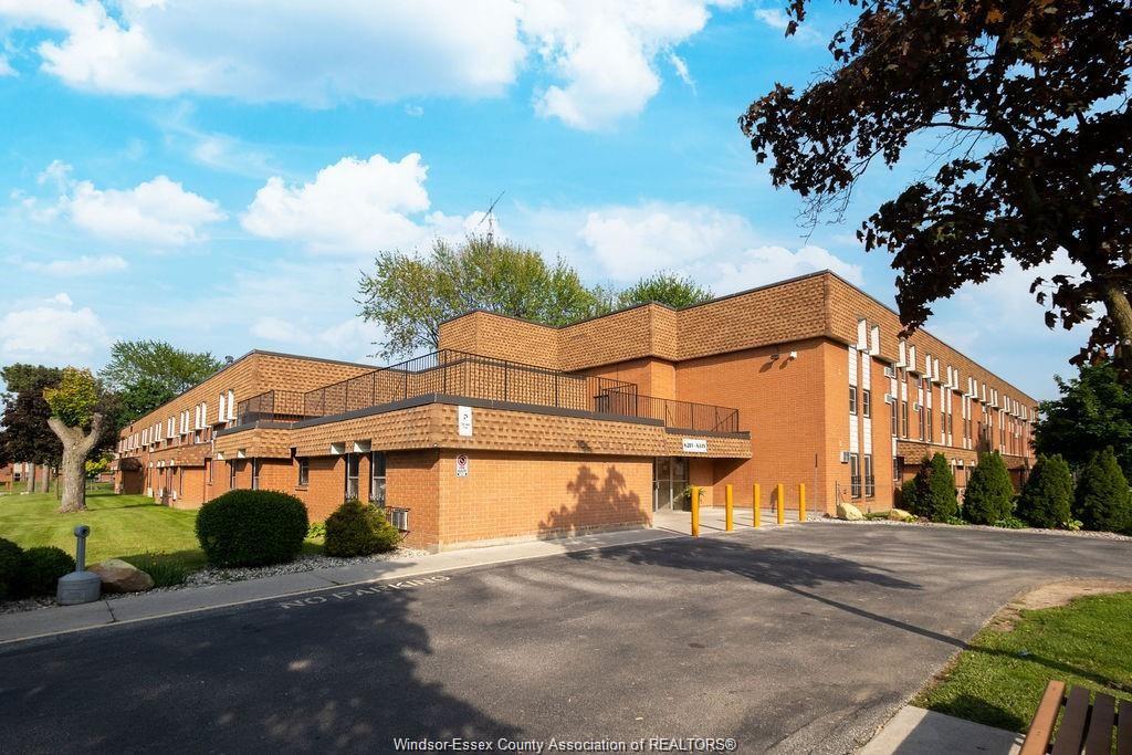 6227-thornberry-windsor-ontario-26010352
