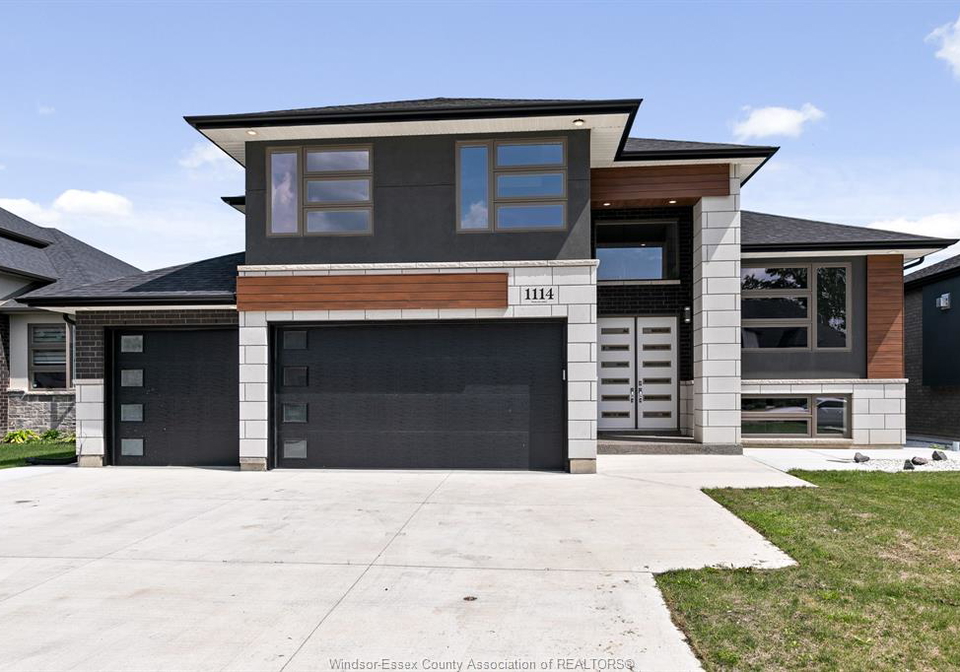7370-garnet-crescent-mcgregor-ontario-26010356