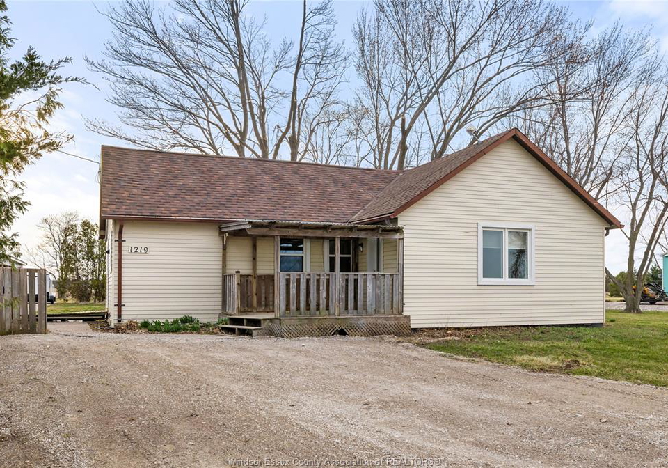 1219-lakeshore-road-105-maidstone-ontario-26010357