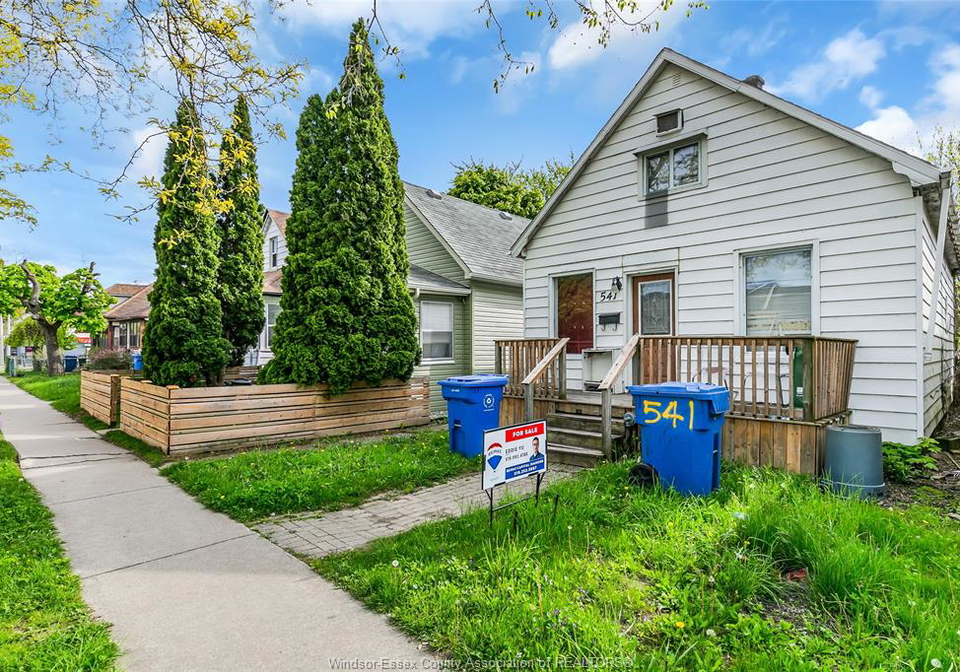541-bridge-avenue-windsor-ontario-26010402