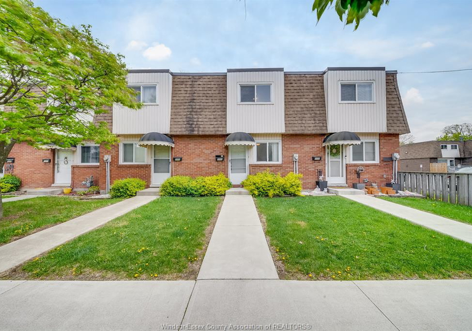 5486-lassaline-windsor-ontario-26010406