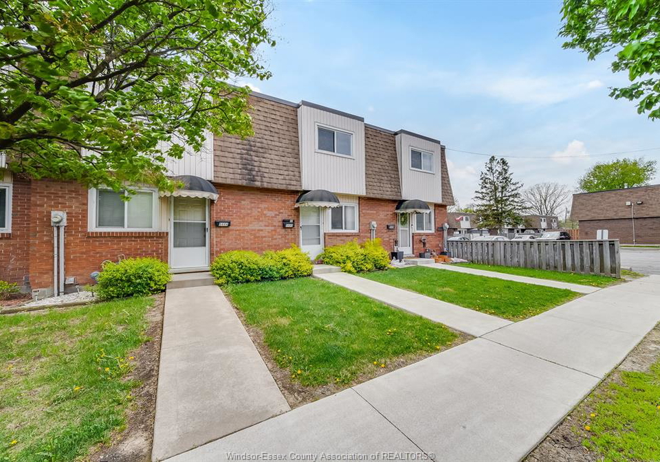 5486-lassaline-windsor-ontario-26010406
