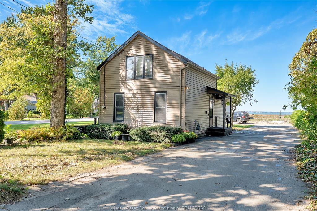 12718-12722-riverside-drive-tecumseh-ontario-26010417
