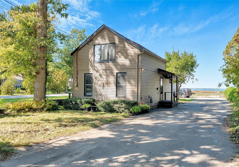 12718-12722-riverside-drive-tecumseh-ontario-26010417