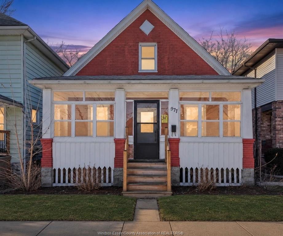 977-gladstone-windsor-ontario-26010454