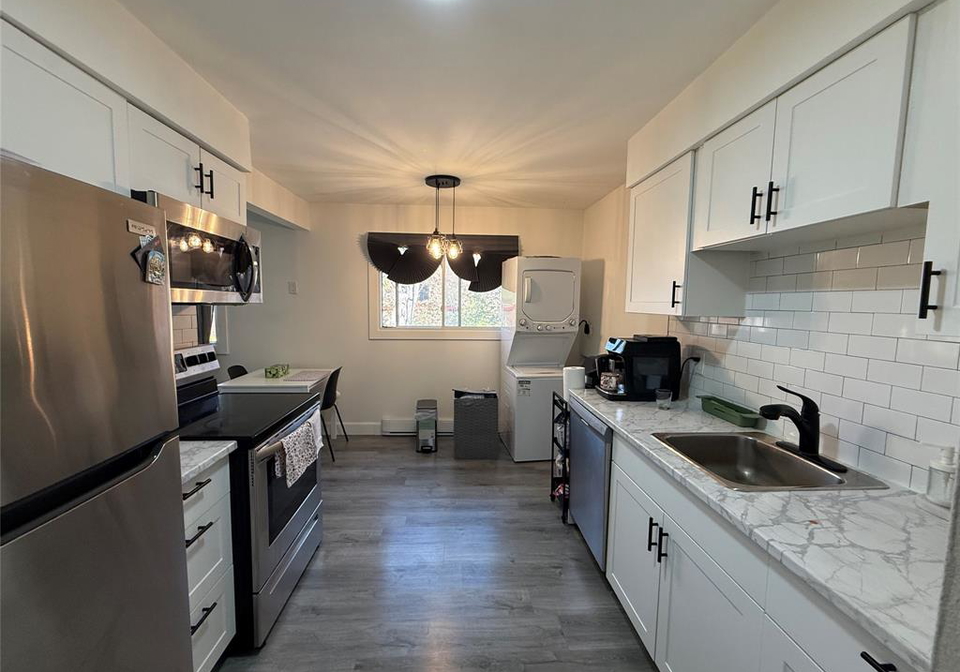 3150-peter-street-windsor-ontario-26010456