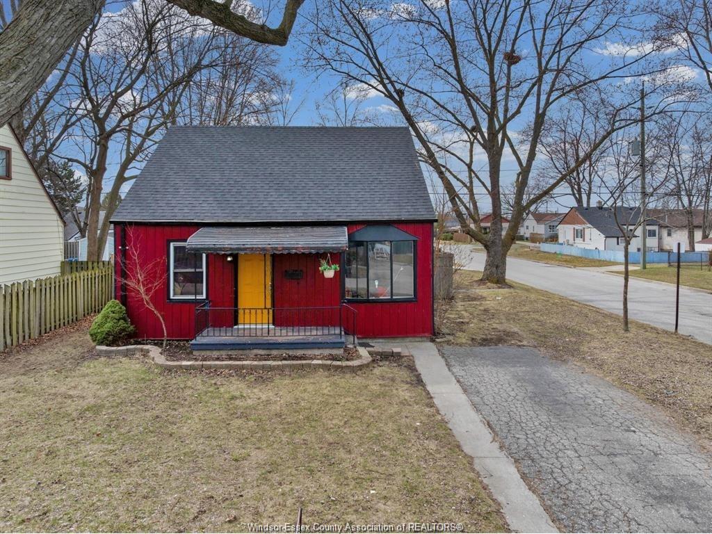 1205-oak-avenue-windsor-ontario-26010474