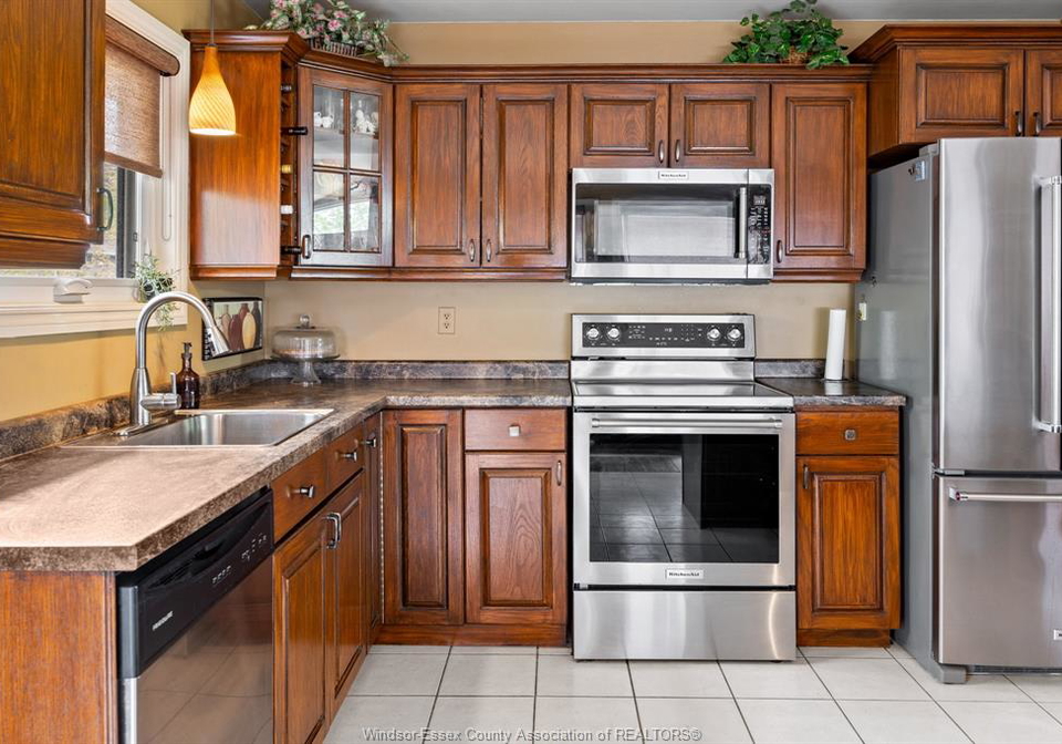 1550-minto-avenue-lasalle-ontario-26010476