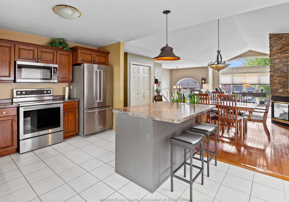 1550-minto-avenue-lasalle-ontario-26010476