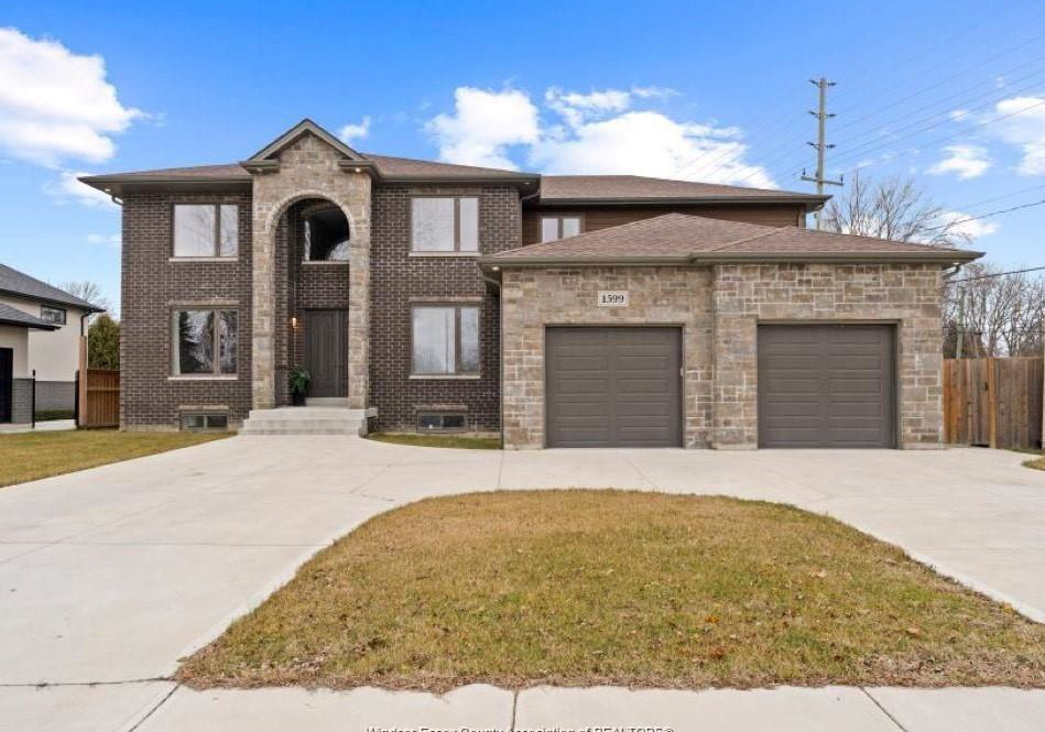 1599-outram-avenue-lasalle-ontario-26010509