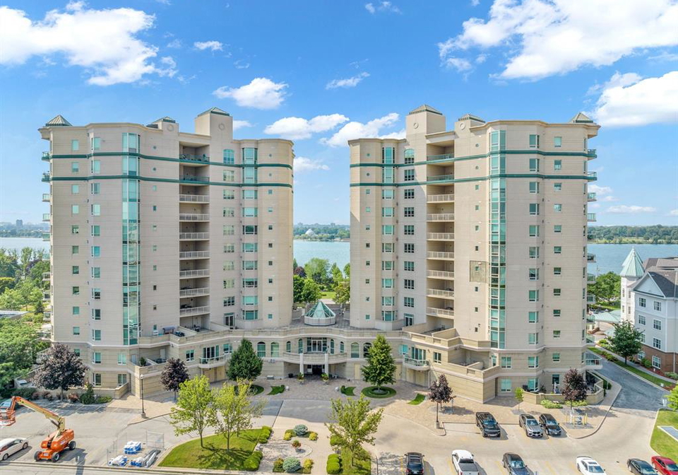 4955-riverside-drive-windsor-ontario-26010515
