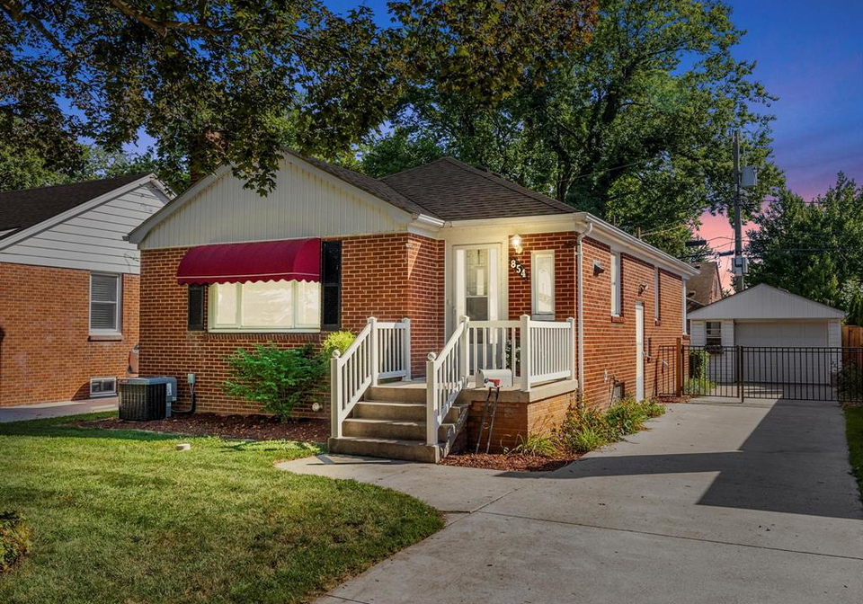 854-belleperche-place-windsor-ontario-26010517