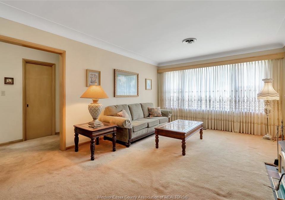273-henkel-place-windsor-ontario-26010518