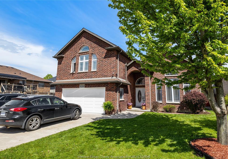 242-donald-crescent-belle-river-ontario-26010533
