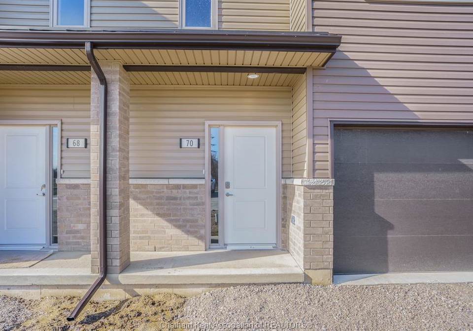 22-magnolia-lane-chatham-ontario-26010541