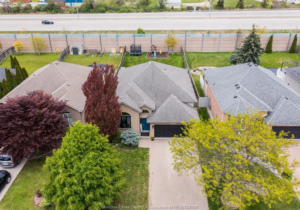 1488-imperial-crescent-windsor-ontario-26010544