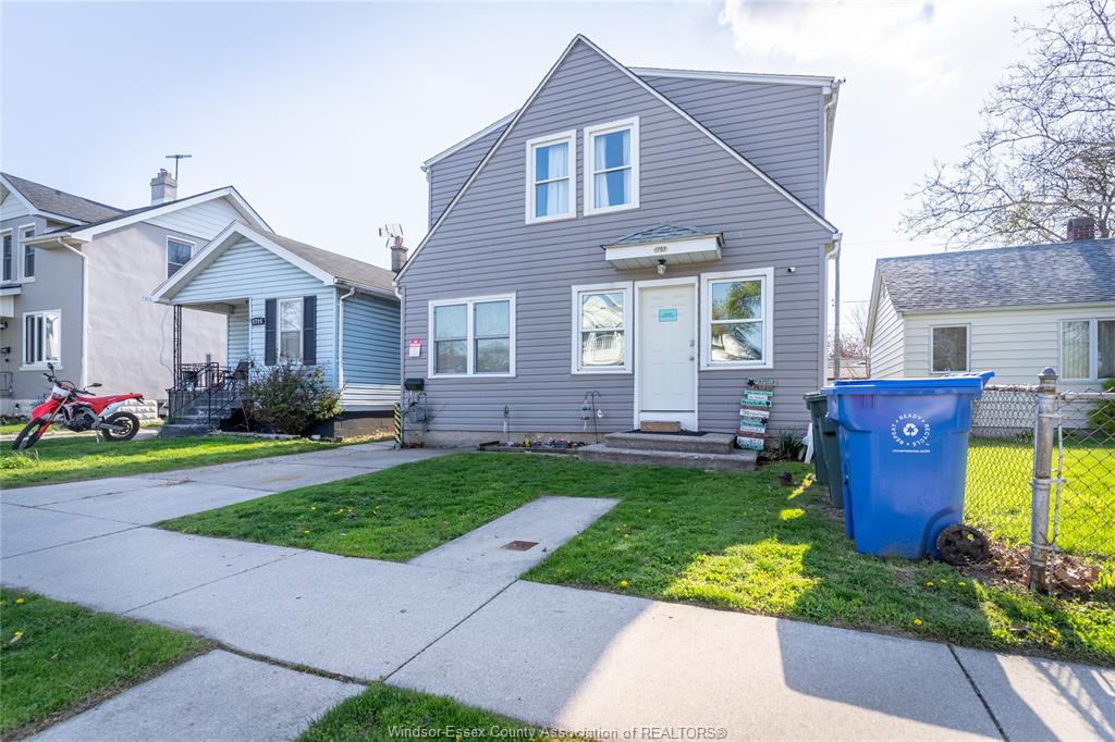1707-albert-windsor-ontario-26010553