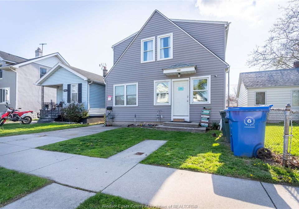1707-albert-windsor-ontario-26010553