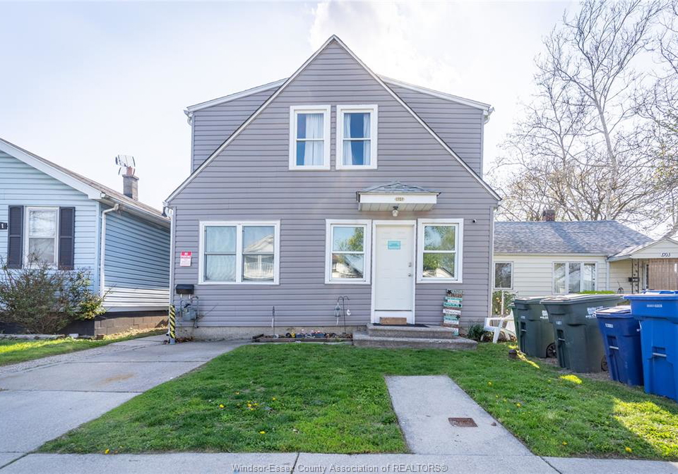 1707-albert-windsor-ontario-26010553