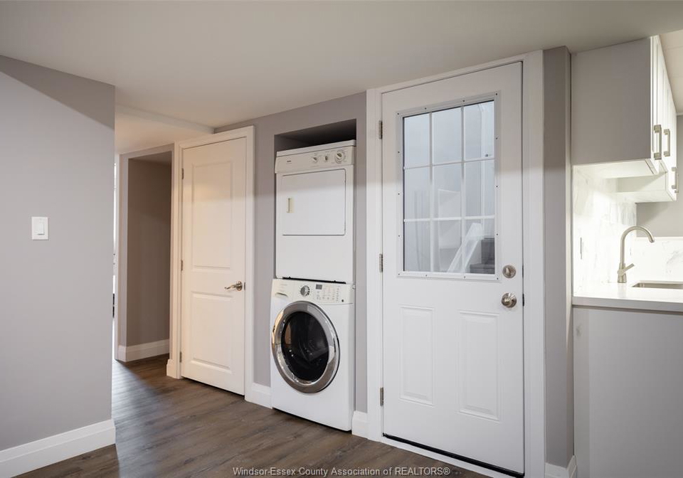 1044-lena-avenue-windsor-ontario-26010555