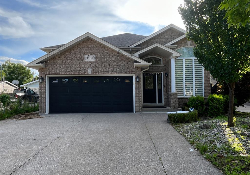 1161-jefferson-boulevard-windsor-ontario-26010560